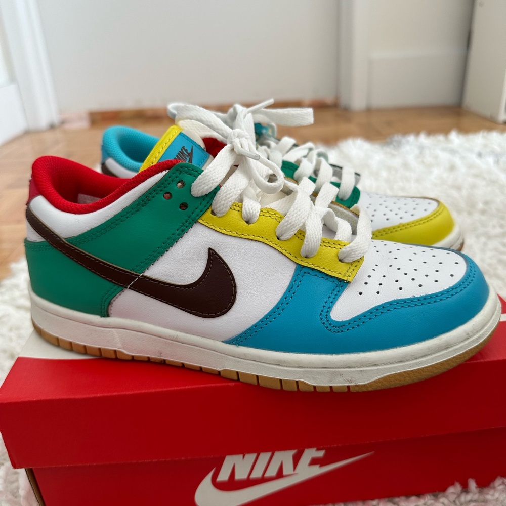 Nike Dunk Low Sneakers